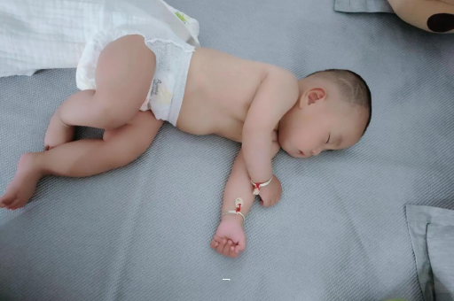 石狮宝宝咳到吐怎么办