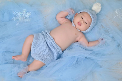 石狮宝宝睡觉淌汗